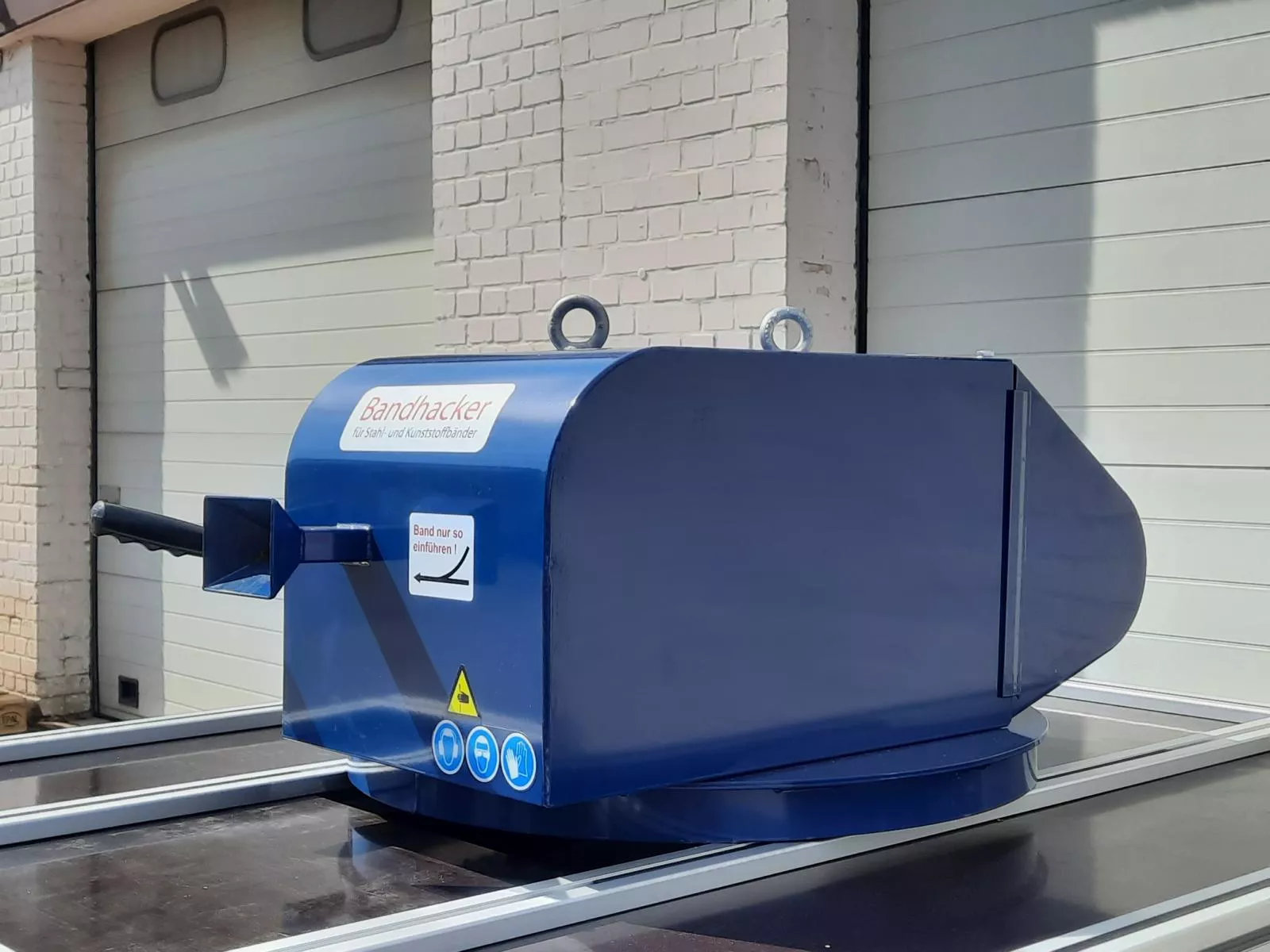 Gebrauchter Bandhacker mit Untergestell